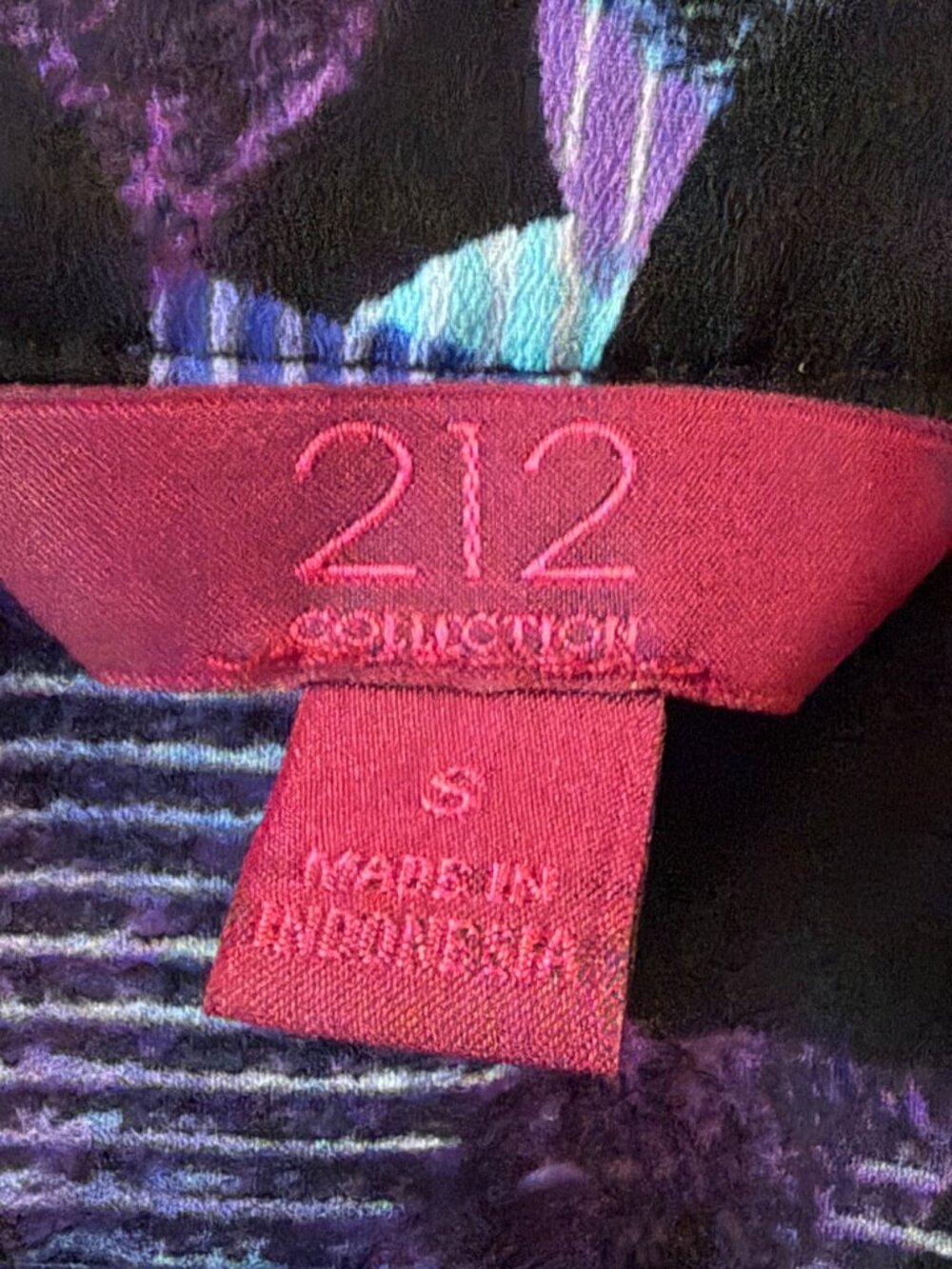 212 Collection Multi Color Shell Size S - Picture 2 of 2